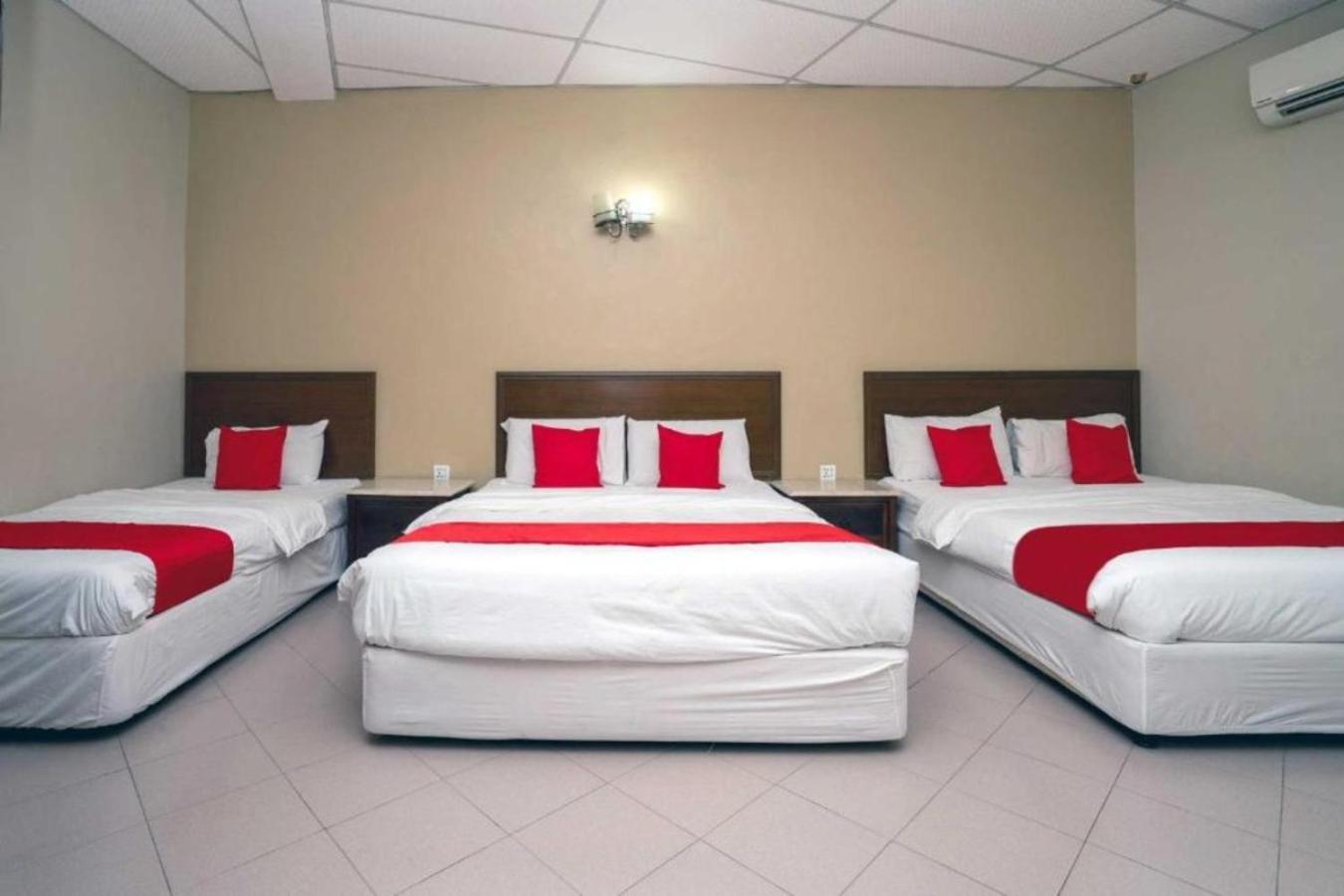 De Clinique Hotel Kampong Pasir Bogak Eksteriør bilde