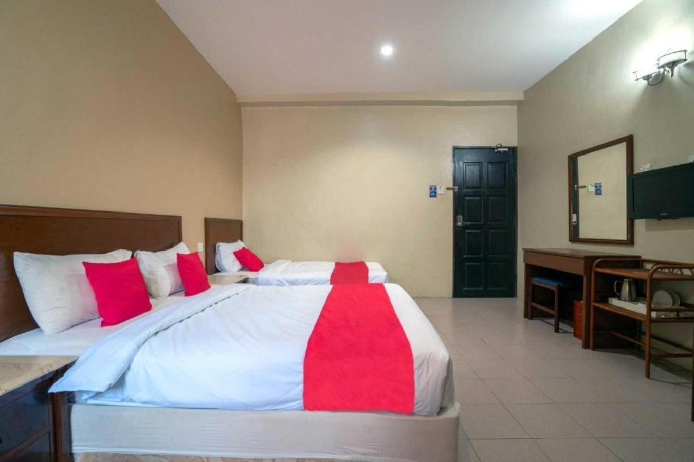De Clinique Hotel Kampong Pasir Bogak Eksteriør bilde