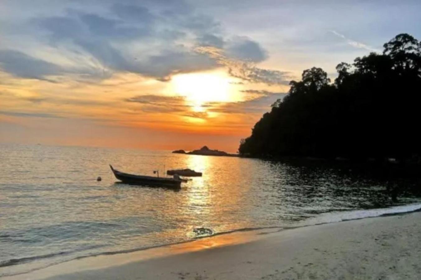 De Clinique Hotel Kampong Pasir Bogak Eksteriør bilde